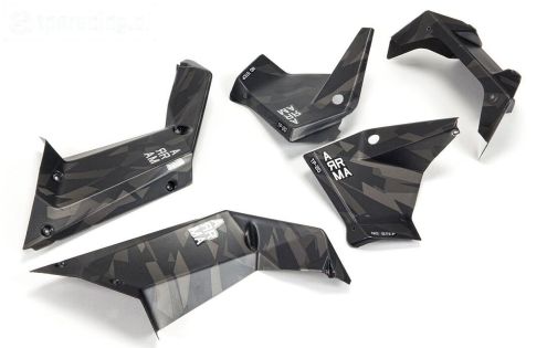 ARA411018 ARRMA Fireteam ZIJ Kap Zwart Camo, set